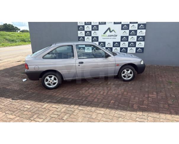 Foto de ITAÚNA MG - FORD ESCORT GL  16V D 1.8 ( IDEAL PARA COLOCIONADOR) 