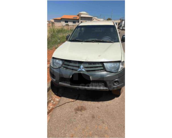 Foto de TIROS/MG - Caminhonete Mitsubishi L200 Triton GL D, 2017/2018, DIESEL 