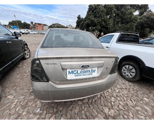 Foto de ITAÚNA/MG FORD/FIESTA SEDAN 1.6 ANO 2011/2012 COR PRATA