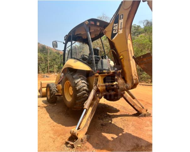 Foto de SÃO PEDRO DOS FERROS/MG - Retroescavadeira Caterpillar 416E