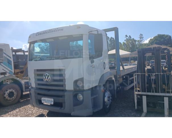 Foto de ITAÚNA MG - CAMINHÃO COM PLATAFORMA DE 07 MTS - VW 13.180 CNM