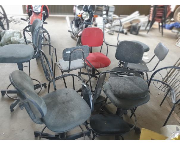 Foto de CISLESTE-MURIAÉ-MG- Armário para escritório, mesa para escritório, cadeiras para balcão, cadeiras para escritório, carcaças de cadeiras-P74022