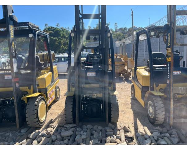 Foto de ITAÚNA MG - EMPILHADEIRA YALE TRIPLEX - MODELO GP050VX MOTOR PSI 2.4L - CAPACIDADE 2,5 TON - ELEVAÇÃO 4.800 mm - ANO 2018 - HS 18.283 FROTA TDE-2266 - PA8563