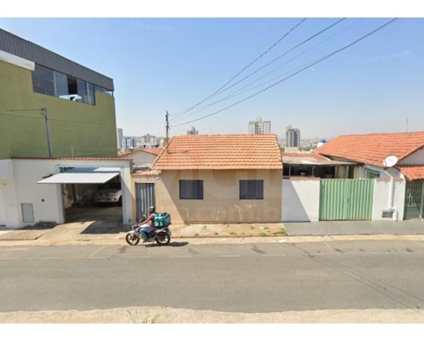Foto de POUSO ALEGRE/MG — Casa com 2 quartos e seu lote no Centro 