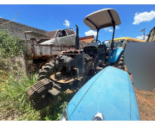 Foto de SERRA AZUL DE MINAS/MG- Trator Agrícola LS, modelo Plus 80