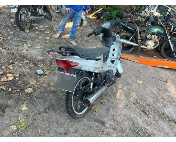Foto de ARAGUAPAZ/GO - Motocicleta KASINSKI WIN 110 60 - PARA RETIRADA DE PEÇAS - MOTOR INSERVÍVEL