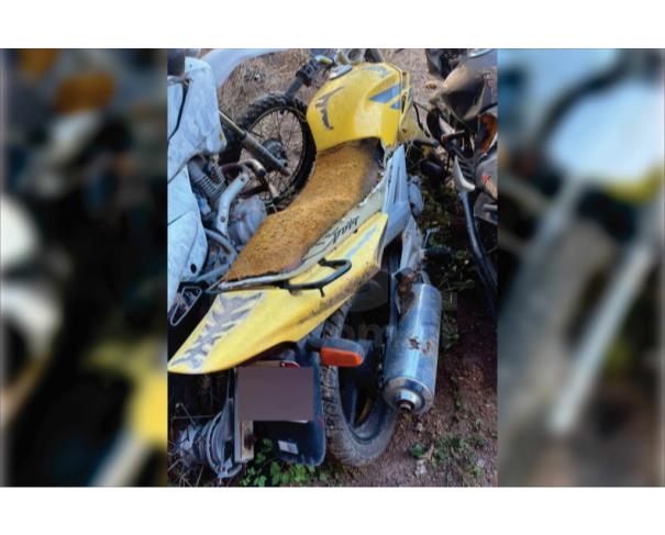 Foto de ARAGUAPAZ/GO - Motocicleta HONDA CBX 250 Twister - PARA RETIRADA DE PEÇAS - MOTOR INSERVÍVEL