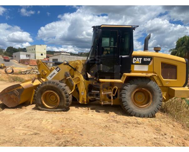 Foto de VILA VALÉRIO/ES - Pá carregadeira Caterpillar, modelo 924K. 