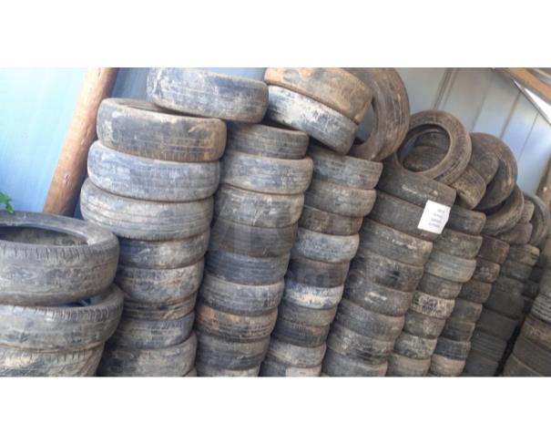 Foto de ARAGUARI/MG-80 UNIDADES DE CARCAÇAS DE PNEUS PARA AUTOMÓVEIS