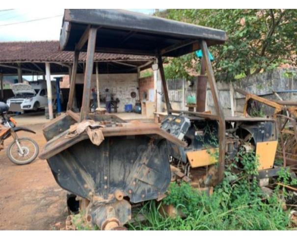 Foto de SENADOR CORTES/MG - Trator Valtra.