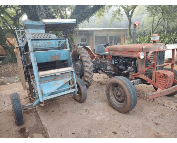 Foto de CHAPECÓ/SC - Trator agrícola de rodas - Ford modelo