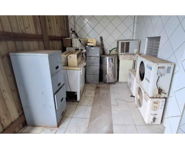 Foto de TUBARÃO/SC - LOTE DE MOBILIÁRIO, ELETRODOMÉSTICOS E EQUIPAMENTOS