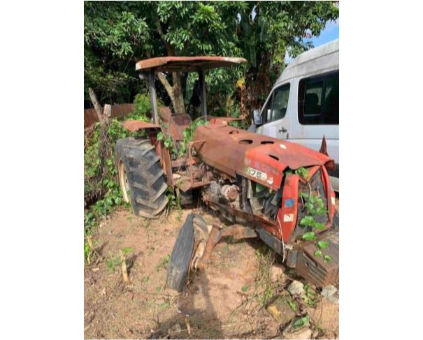 Foto de CARMO/RJ - Trator Agrícola Massey Ferguson, modelo 275-2