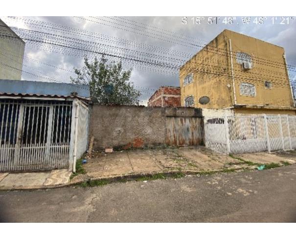 Foto de TAGUATINGA/DF — Casa com 2 quartos e 2 Vagas na Garagem no Bairro Aguas Claras