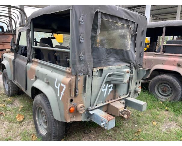 Foto de RIO DE JANEIRO/RJ- VTNE PICAPE EMP GE DEFENDER 90 1/2T 4X4 LAND ROVER 2003