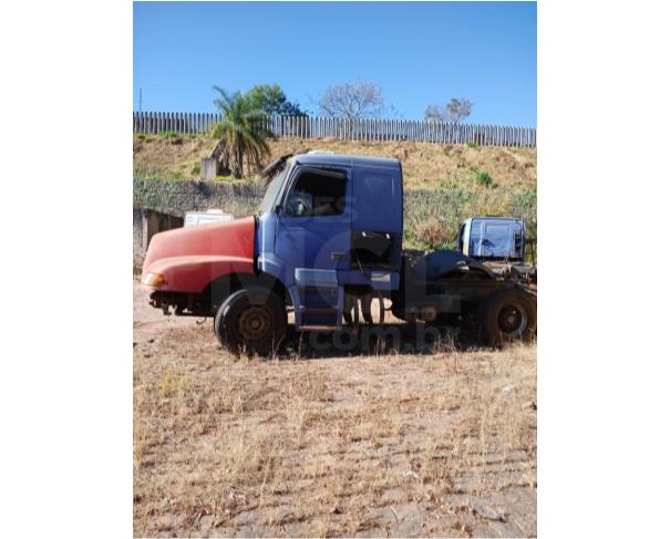 Foto de ITAÚNA MG - BAIXADO - VOLVO NH12380 4X2 2004/2004 (ENCONTRA-SE NO PÁTIO DO COMITENTE)