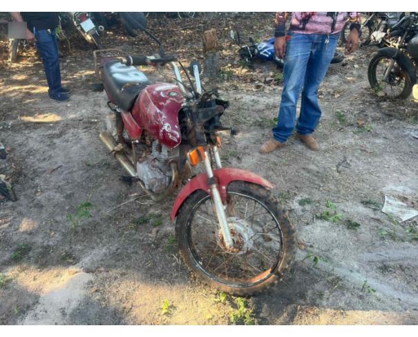 Foto de ARAGUAPAZ/GO - Motocicleta HONDA CG150 Titan ES - PARA RETIRADA DE PEÇAS - MOTOR INSERVÍVEL