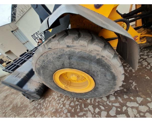 Foto de ITAÚNA/MG-PÁ CARREGADEIRA VOLVO L120F