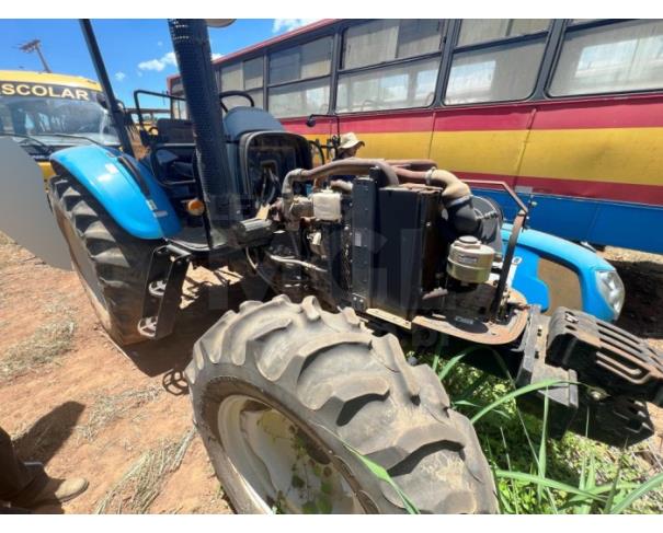 Foto de SERRA AZUL DE MINAS/MG- Trator Agrícola LS, modelo Plus 80
