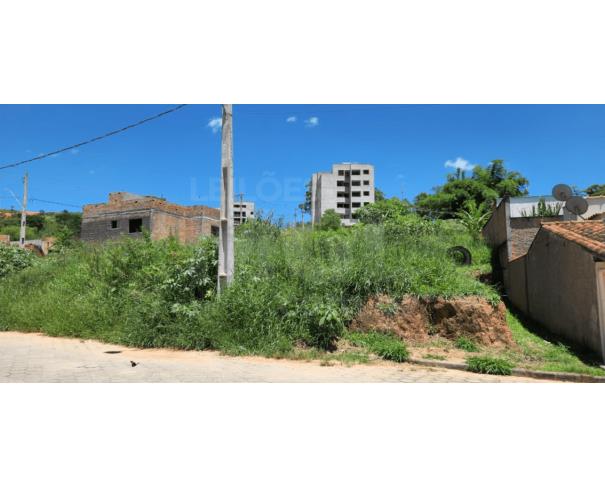 Foto de OLIVEIRA/MG IMÓVEL SITUADO NO BAIRRO ACÁCIO RIBEIRO COM ÁREA DE 438,00 M2