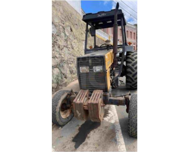 Foto de ALTO RIO DOCE/MG - Trator Agrícola Valtra Valmet 4x2, modelo 785