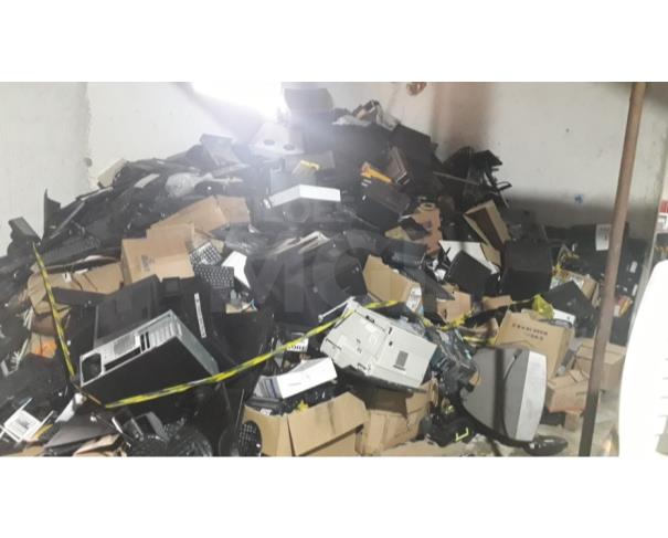 Foto de CARAPICUÍBA/SP-Eletrônicos e informática diversos. 