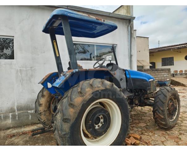 Foto de SERITINGA/MG - Trator Agrícola New Holland, modelo TL 75