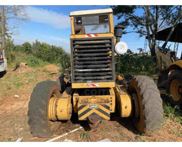 Foto de GUAIMBÊ/SP - Motoniveladora Huber Warco Dresser, modelo 130M, equipada com lâmina niveladora central