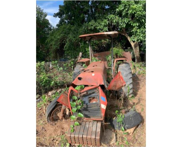 Foto de CARMO/RJ - Trator Agrícola Massey Ferguson, modelo 275-2