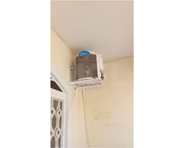 Foto de UBÁ/MG- Aparelho de ar condicionado marca Midea 12000 BTUS 