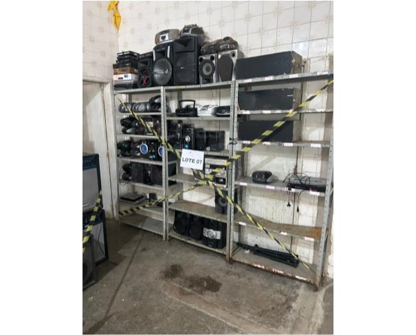 Foto de AMARGOSA/BA - Sucatas de equipamentos de áudio, vídeo e som