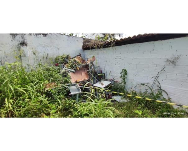 Foto de SENADOR POMPEU/CE - Lote de Mesas, Cadeiras, Carteiras Escolares entre outros