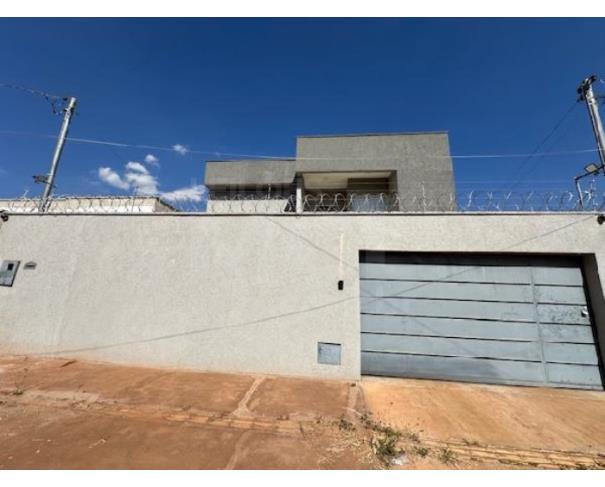Foto de GOIÂNIA/GO — Casa com 5 quartos e 2 vagas na garagem no bairro Jardim Gramado