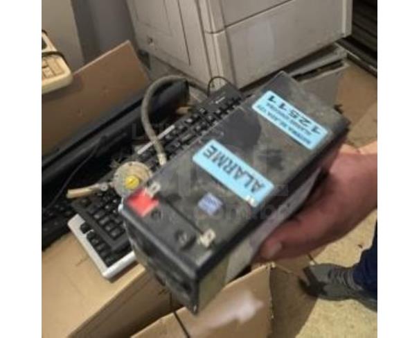Foto de PORCIÚNCULA/RJ - Material de informática (monitores, DVD, mini system, notebook, som, cabos, câmeras de vigilância, retroprojetor, calculadora, impressora, CPUs). 