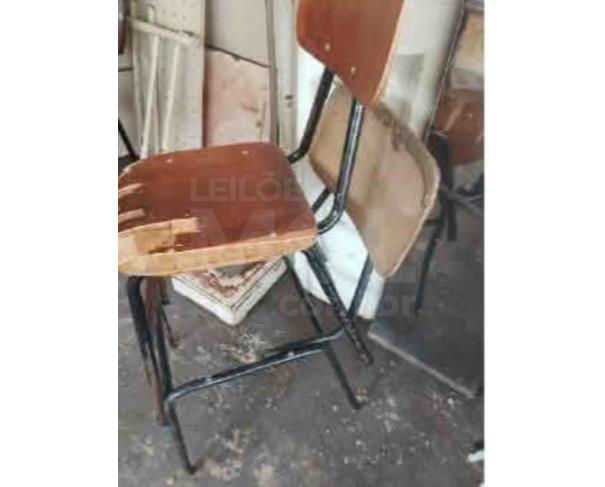 Foto de SANTA CRUZ DO RIO PARDO/SP - Mesas, cadeiras, balança, filtro, bebedouro, fogão industrial, carteiras, televisão, mini system, DVD, liquidificador industrial - Escola Maria Jose Rios