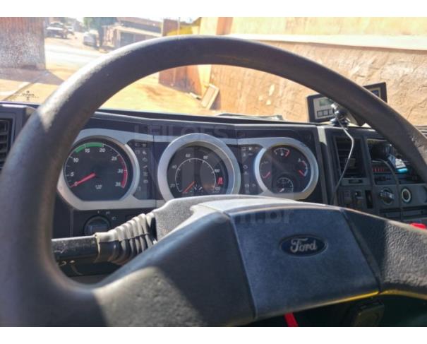 Foto de ABAETÉ/MG - CAMINHÃO - FORD/CARGO 815 N COM BAÚ CÂMERA FRIA - ANO: 2011/012 - SC1171