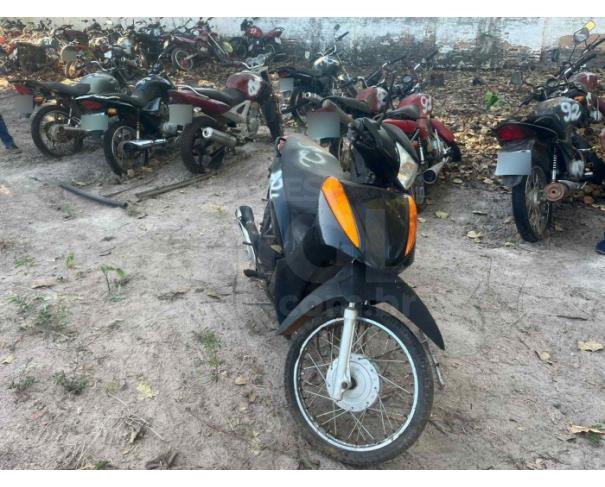 Foto de ARAGUAPAZ/GO - Motocicleta HONDA C100 Biz ES - PARA RETIRADA DE PEÇAS - MOTOR INSERVÍVEL