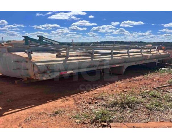 Foto de VIANÓPOLIS/GO - Tanque metálico tipo pipa/carroceria-tanque, de grande capacidade, com estrutura alongada, guarda-corpo superior, 10mil litros