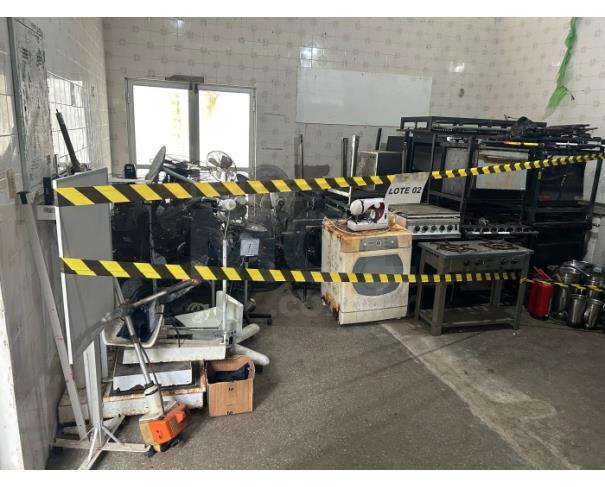 Foto de AMARGOSA/BA - Sucatas de eletrodomésticos e eletroeletrônicos inservíveis