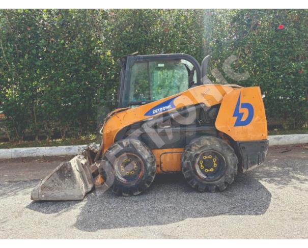 Foto de CONTAGEM/MG - MINI CARREGADEIRA - 840KG - PA13062