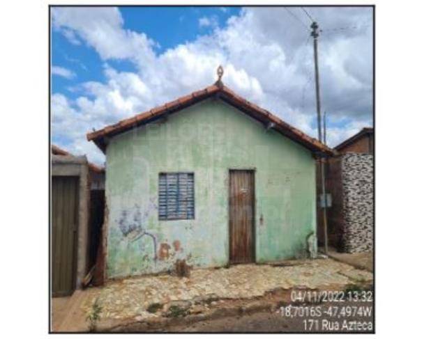 Foto de MONTE CARMELO/MG - Casa no Bairro Santa Rita Cassia Ii