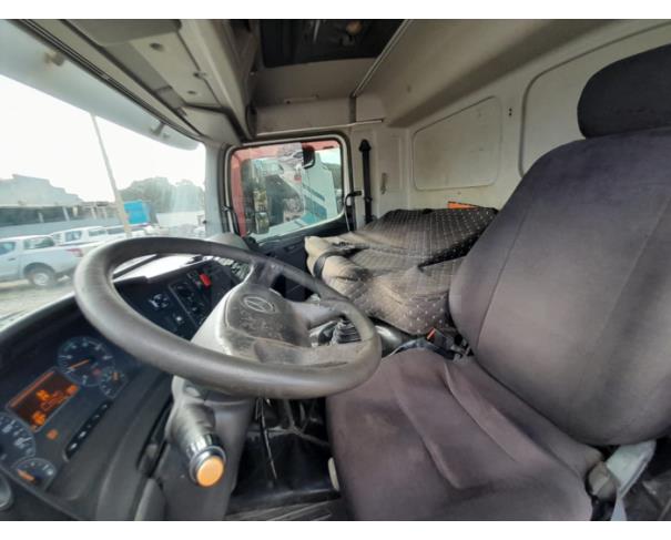 Foto de ITAÚNA MG CAMINHÃO NO CHASSI MERCEDES BENZ ATEGO 2429 - ANO 2012/2012
