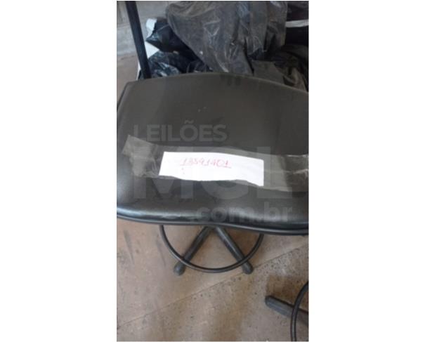 Foto de UBERLÂNDIA/MG - LOTE COMPOSTO POR MOBILIÁRIO, ELETRODOMÉSTICOS E EQUIPAMENTOS DIVERSOS 