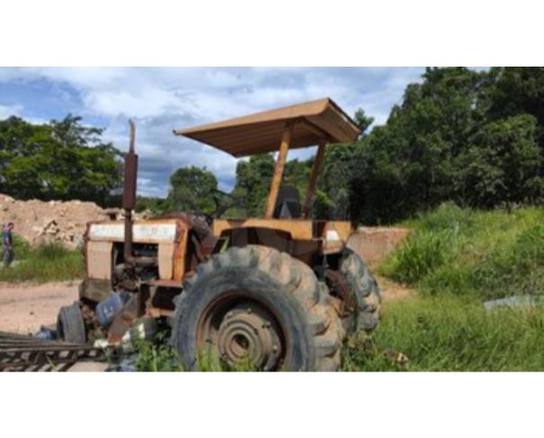 Foto de DIVINÓPOLIS/MG - Trator Agrícola CBT modelo 8440