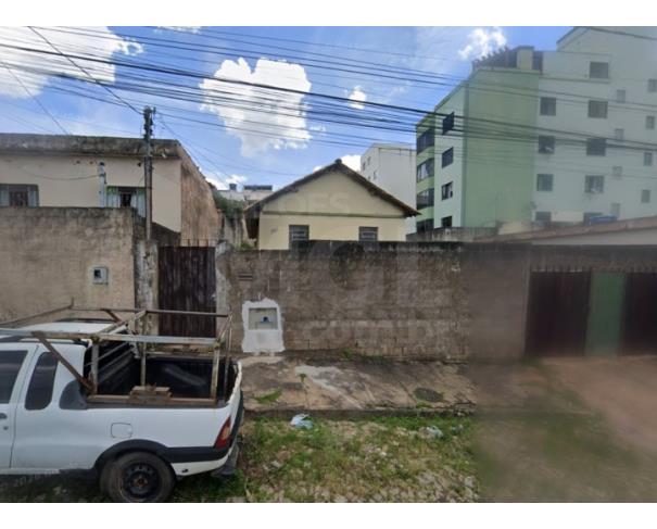 Foto de DIVINÓPOLIS/MG  - [Fração de 50% sobre] casa área total 420,00m² no São Judas Tadeu. 