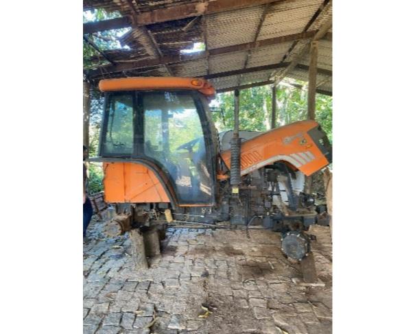 Foto de PORCIÚNCULA/RJ - Trator Agrícola Bundy modelo 4570