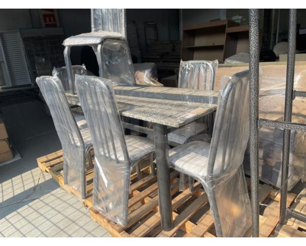 Foto de ITAÚNA/MG - CONJUNTO DE MESA RETANGULAR COM 6 CADEIRAS 