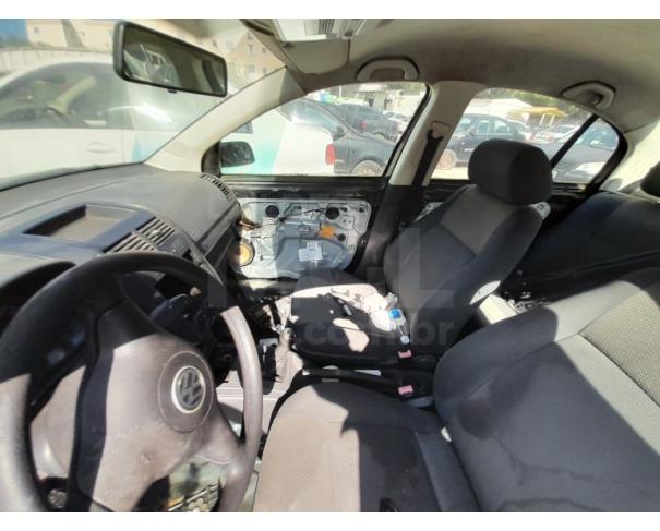 Foto de RIO DAS OSTRAS/RJ - VW - VOLKSWAGEN / POLO SEDAN 1.6 PRETA