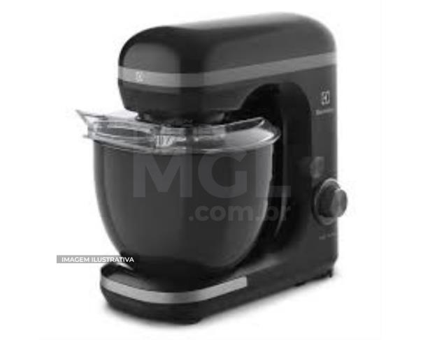Foto de ITAÚNA/MG - BATEDEIRA COM PEDESTAL ELECTROLUX EXPERIENCE EKM30 PRETA 220Â V