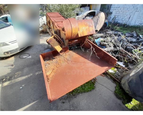 Foto de RIO DAS OSTRAS/RJ - BATEDEIRA OU TRILHADEIRA DE CEREAIS, ACIONAMENTO PARA TRATOR